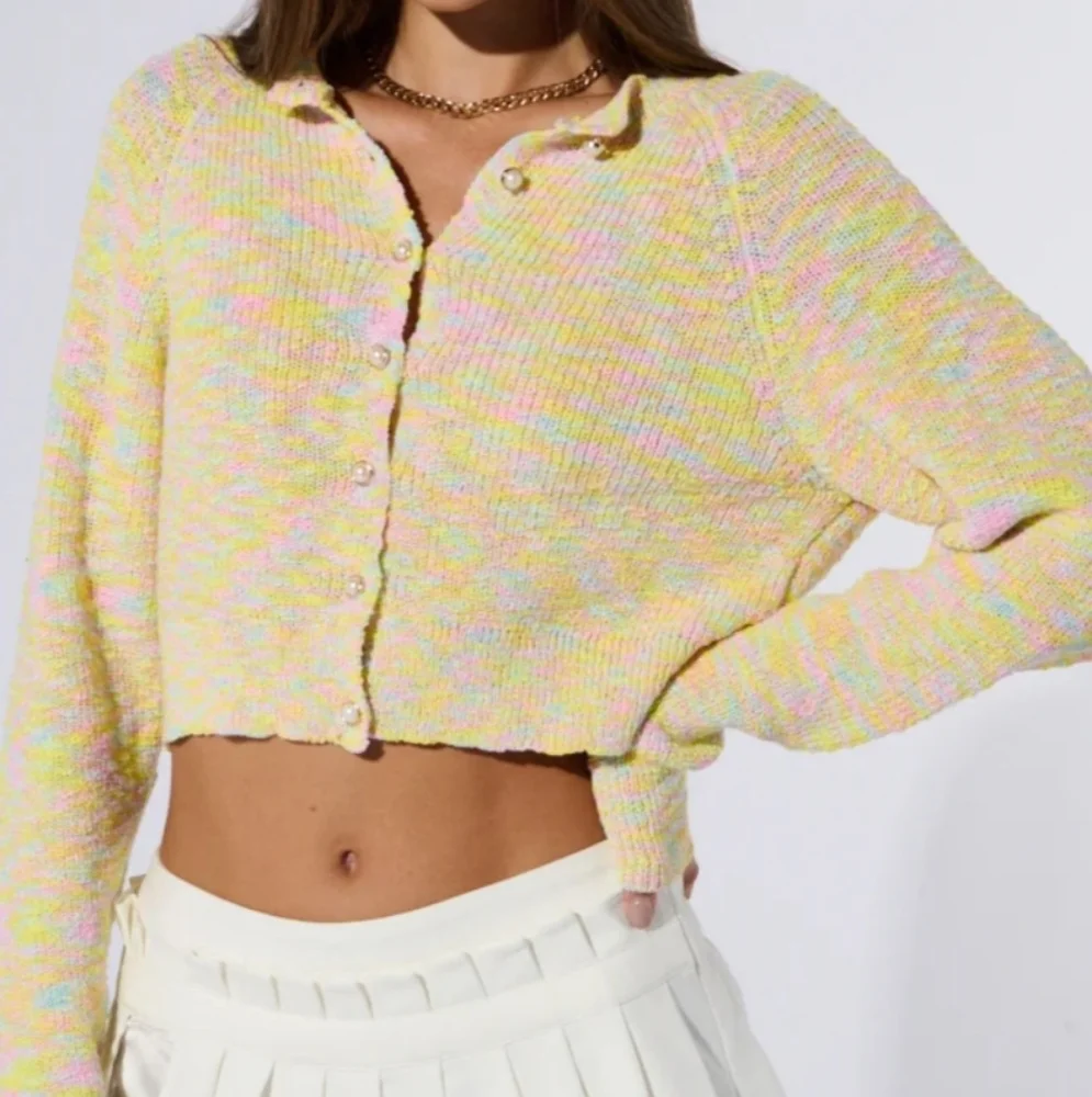 Akira Yellow Cropped Cardigan Sweater - Picture 5 of 9